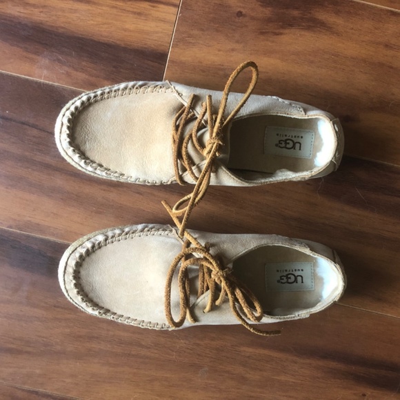 UGS slip on shoes size 8 - Picture 3 of 3